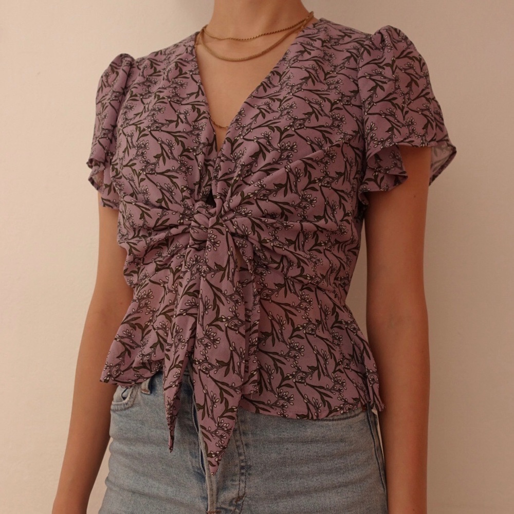 Size XS ASTR THE LABEL purple floral top